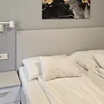 Apartman Lovely In Rab With Wifi