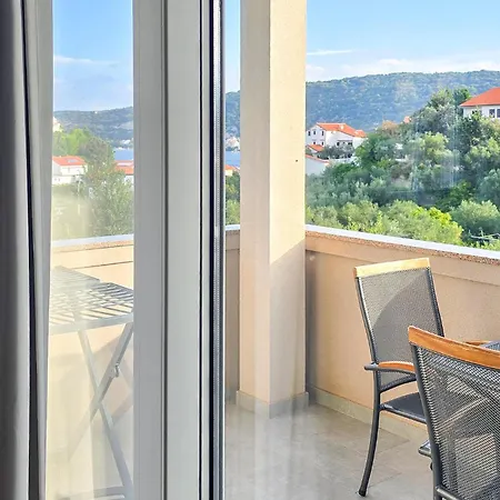 Lovely In Rab With Wifi Apartman Rab Town