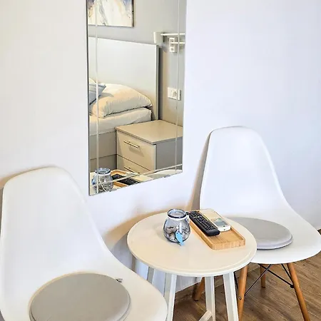 Apartman Lovely In Rab With Wifi
