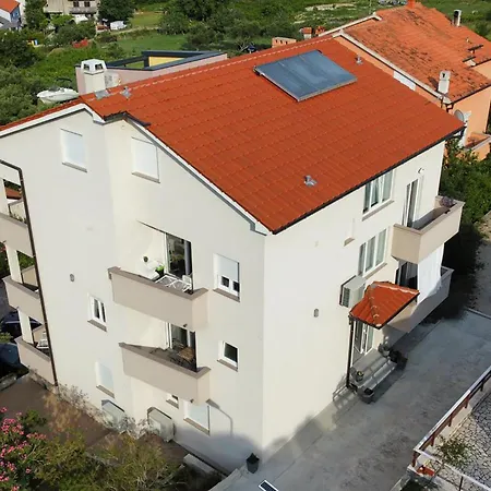 2 Bedroom Stunning In Rab Apartmán Rab Town