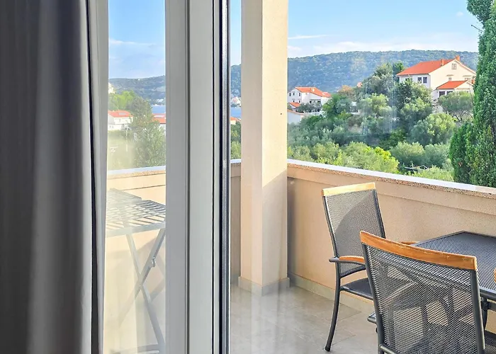 2 Bedroom Stunning In Rab Apartmán Rab Town