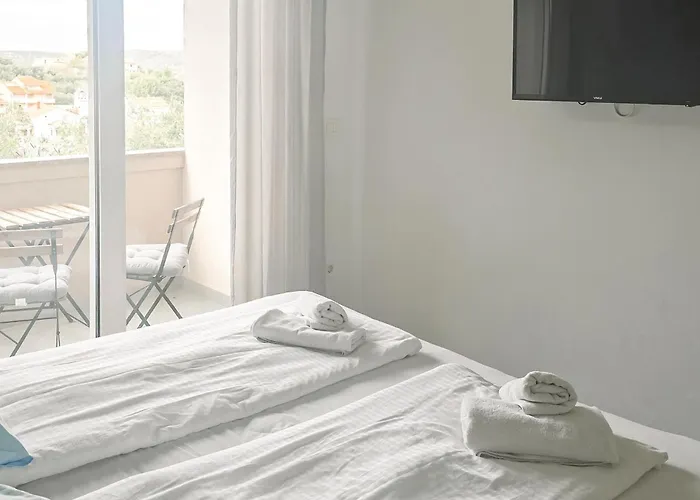2 Bedroom Stunning In Rab *